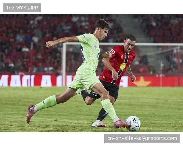 巴萨年轻后卫托伦茨脚踝韧带受伤 预计将缺席十至十二周时间